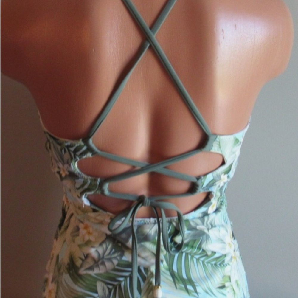 NWTS Tommy Bahama Paradise Fronds reversible tankini swim top in the Tea Leaf